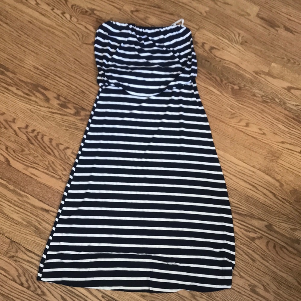 Strapless stripped maxi